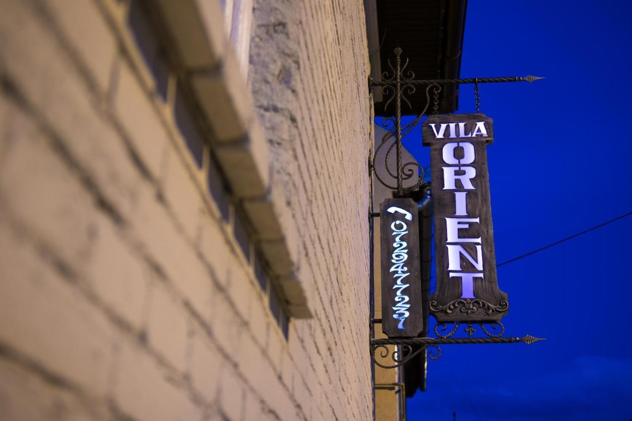 Vila Orient Hunedoara Buitenkant foto